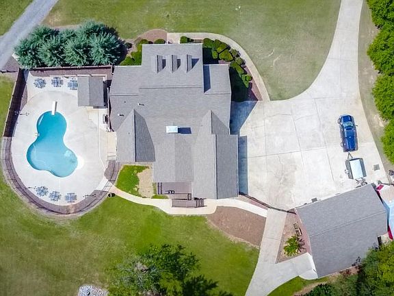 3rd image of 5243 Nora Dr