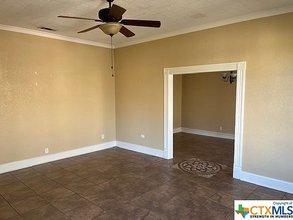 5th image of 1703 N De Leon St