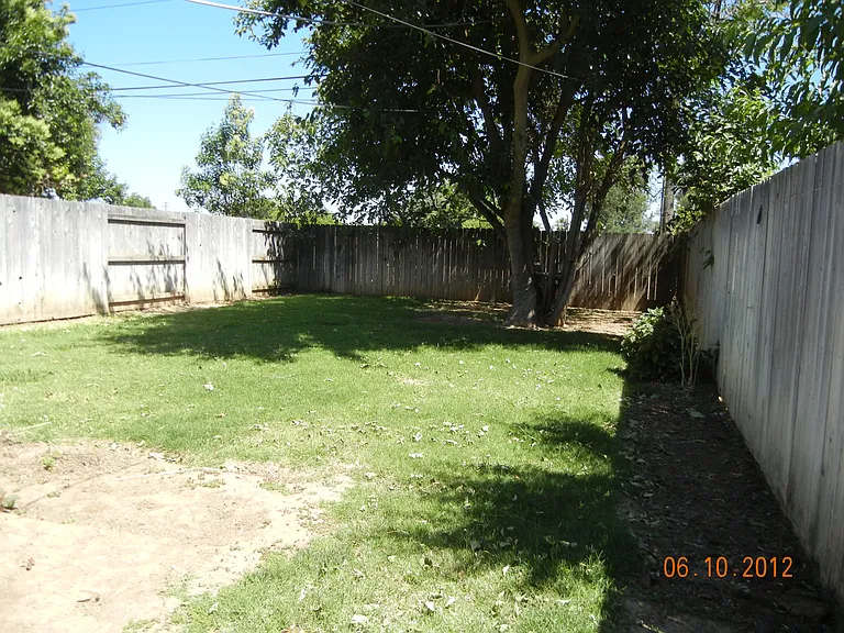 2 Bedroom Duplex — Photo 7