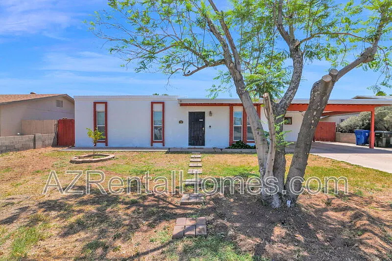 Building Photo - 1745 W Capri Ave