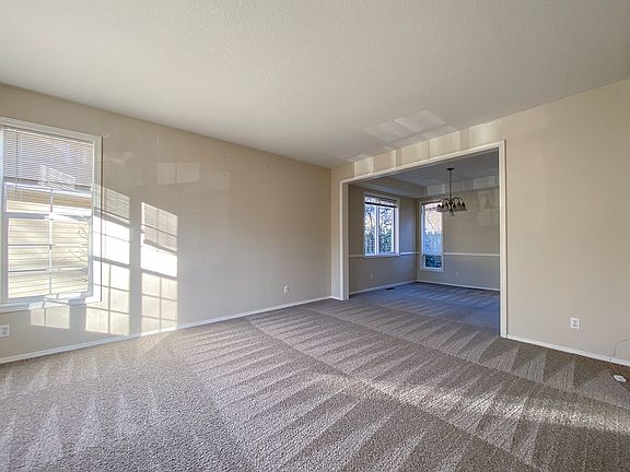 3rd image of 4682 Winthrop Ct
