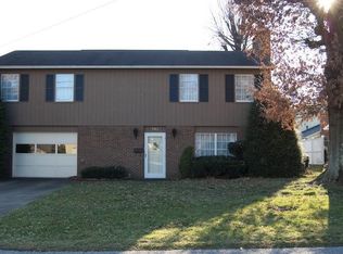702 51st St, Vienna, WV 26105