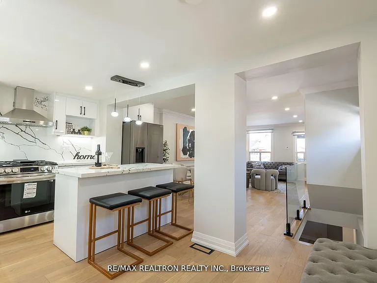 77 Hatherley Rd — Photo 10