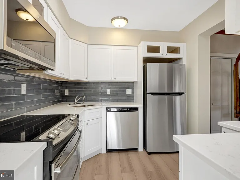 2031 Hillside Dr — Photo 74