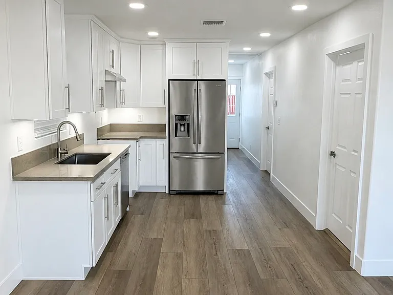 119 E Phillips Blvd — Photo 3