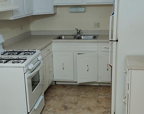 3rd image of 935 Westmoreland Dr APT 4