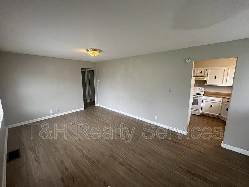 3 bed, 2.0 bath, 1528 sqft, $1,750 — Photo 4