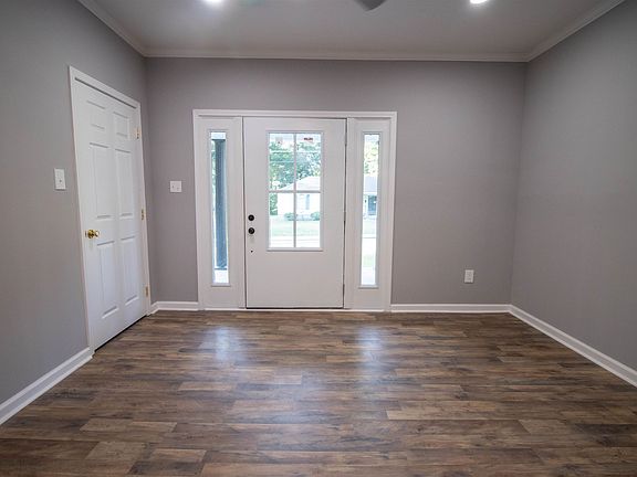 5th image of 174 Tucker Ave