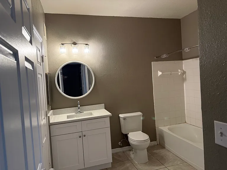 2000 Erving Cir #GROUND FLOOR — Photo 15