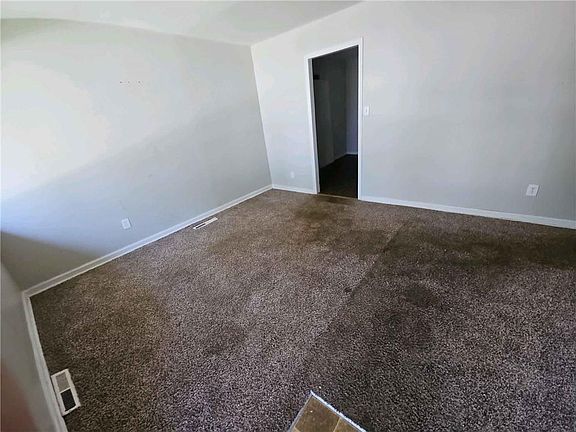 3rd image of 7405 E 49th St