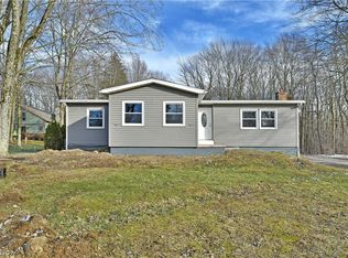 1955 Brookfield Rd, Hubbard, OH 44425