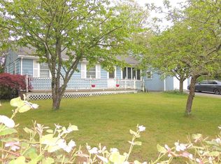 8 E Edgewater Dr, Wareham, MA 02571