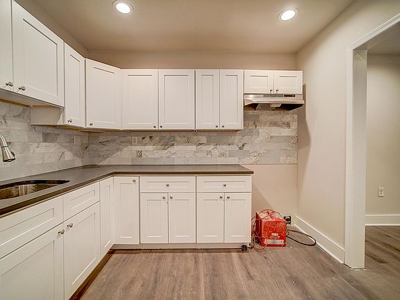 Kitchen includes stove and Fridge