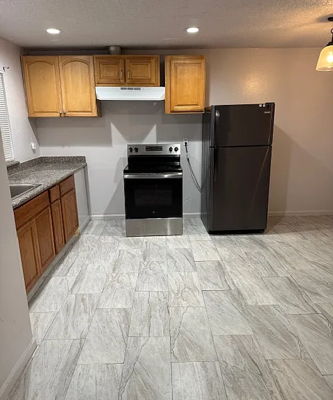 2117 Manzanita Way #B — Photo 3