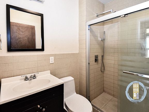 4th image of 130 New York Ave #4B