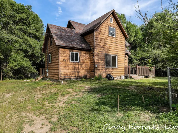808 Riverside St, Belding, MI 48809