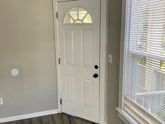 4th image of 1535 Coutant Ave #1