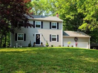 67 Debbie Dr, Cranston, RI 02921