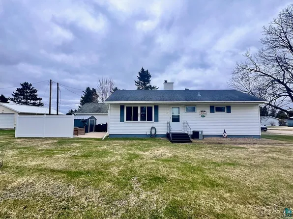 32 Dogwood Blvd, Babbitt, MN 55706