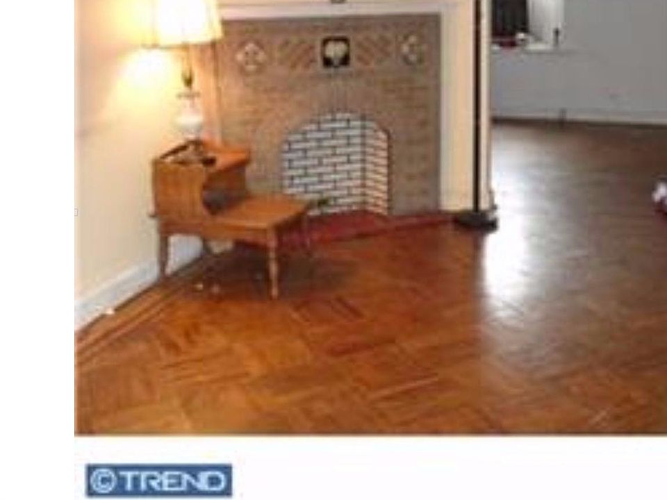 2nd image of 4214 Stirling St