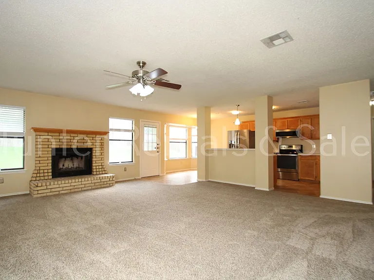 1802 Mattie Dr — Photo 3