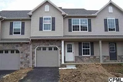 429 Maywood Ct — Photo 3