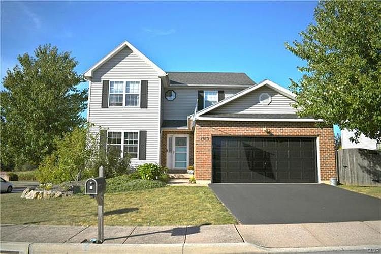 1st image of 2810 Hickory Dr