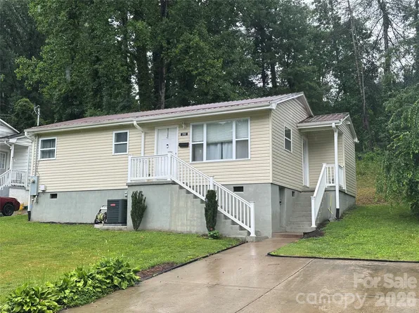 212 Maple Ave, Marion, NC 28752