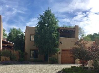 404A Apache St, Taos, NM 87571