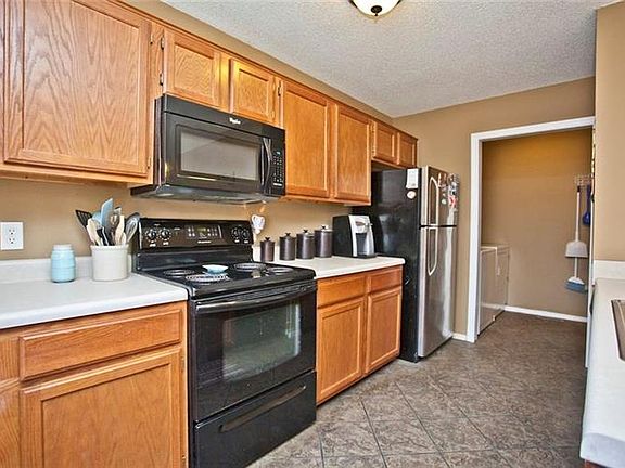5th image of 3 Binham Cir