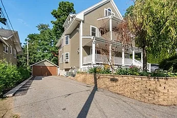 4 bed, 1981 sqft, $4,300 — Photo 2