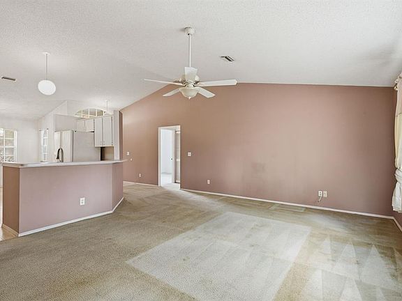 4th image of 9207 Spring Hill Dr