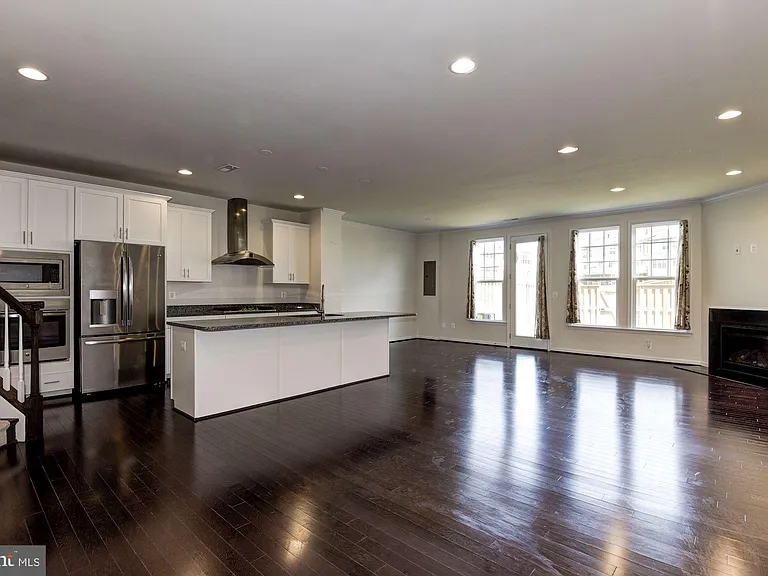 42524 Benfold Sq — Photo 10