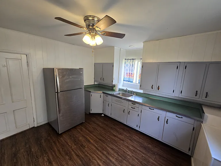 272 Locust Ave — Photo 9