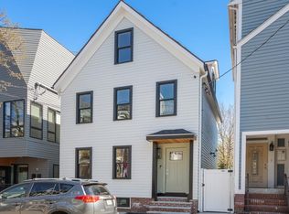 162 W 7th St, South Boston, MA 02127