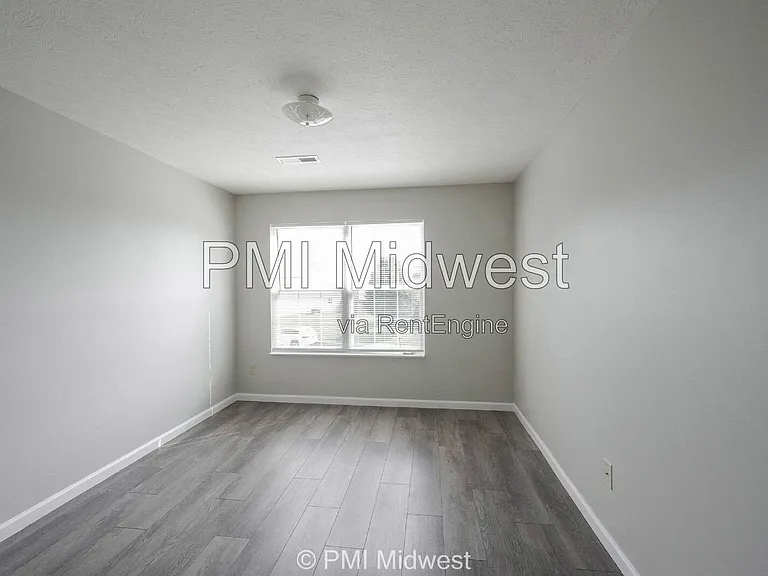 2526 Copper Hill Dr — Photo 29