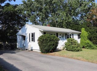 118 Fir Ave, Tiverton, RI 02878