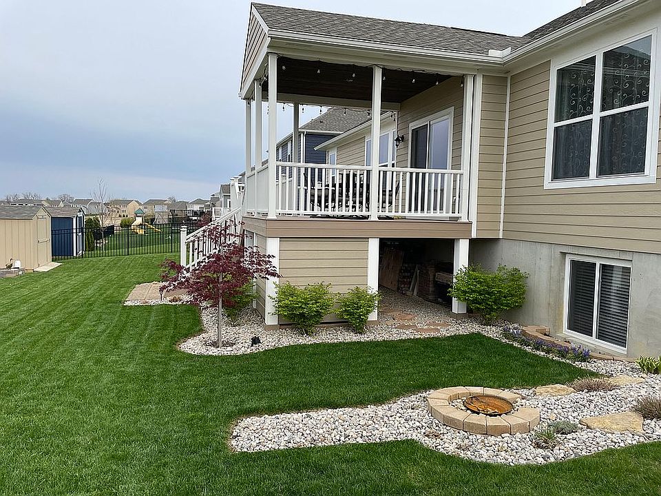 1st image of 967 Sweeney Dr