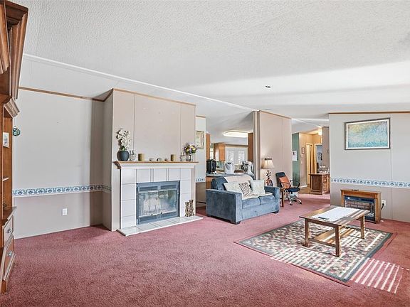 4th image of 115 Holly St