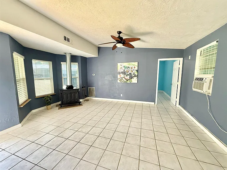 2434 Shady Creek Ln — Photo 1
