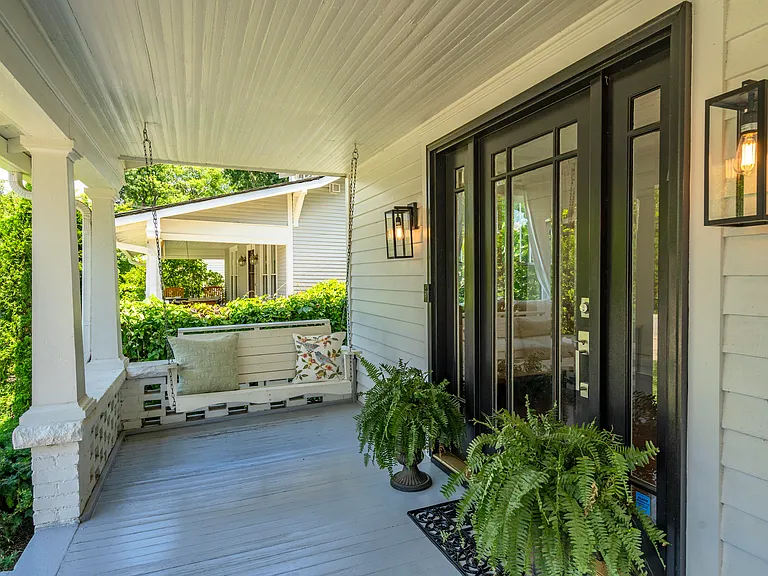 408 N Wilson Blvd — Photo 2
