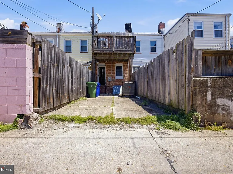 122 N Ellwood Ave — Photo 17