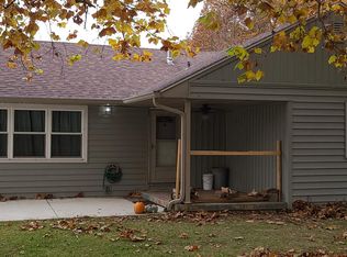 2011 N 600 East Rd, Edinburg, IL 62531