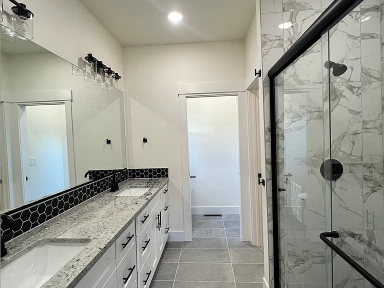 1702 E Metler Ln — Photo 25