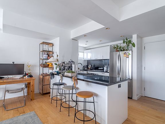 5th image of 560 Carroll St APT 11A