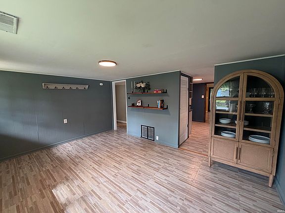 5th image of 809 Greenwich Rd