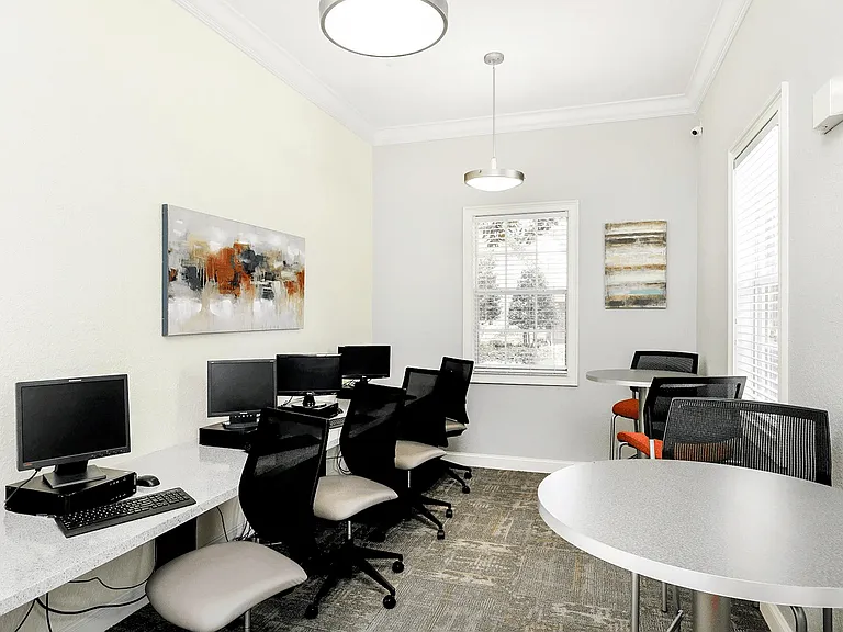 Cambridge Cove and Kathleen Pointe Apartment Homes — Photo 15