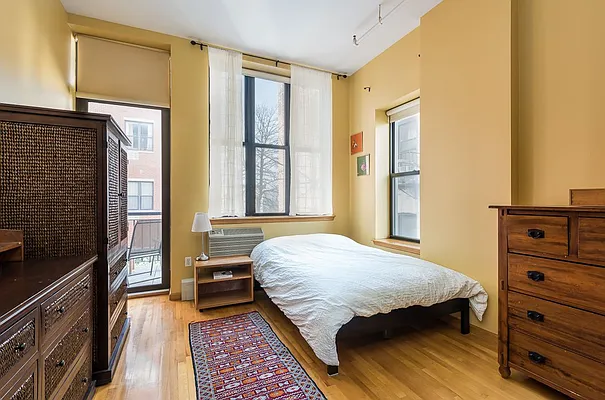 Rented by City Roots Realty | media 25