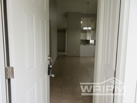 3rd image of 1868 Iroquois Dr