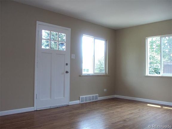 5th image of 2315 S Knox Ct